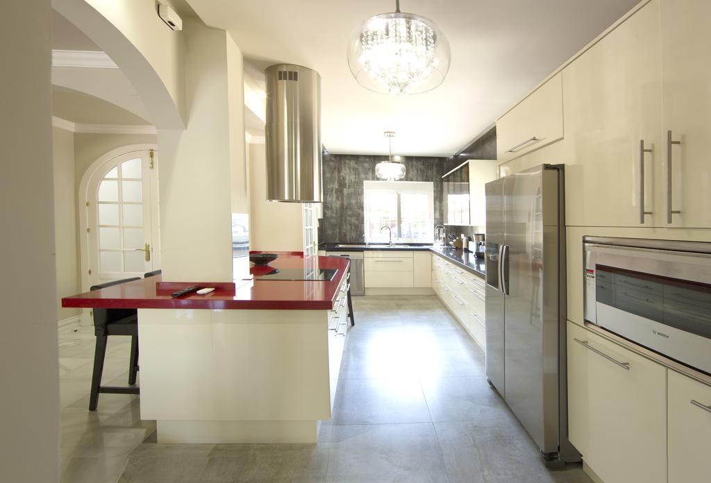 Villa De Lujo Con Jardines Y Piscina Ель-Пуерто-де-Санта-Марія Номер фото